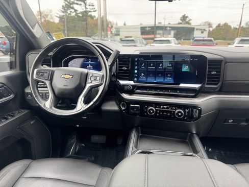 Used 2024 Chevrolet Silverado 2500 LTZ w/ LTZ Premium Package image 12