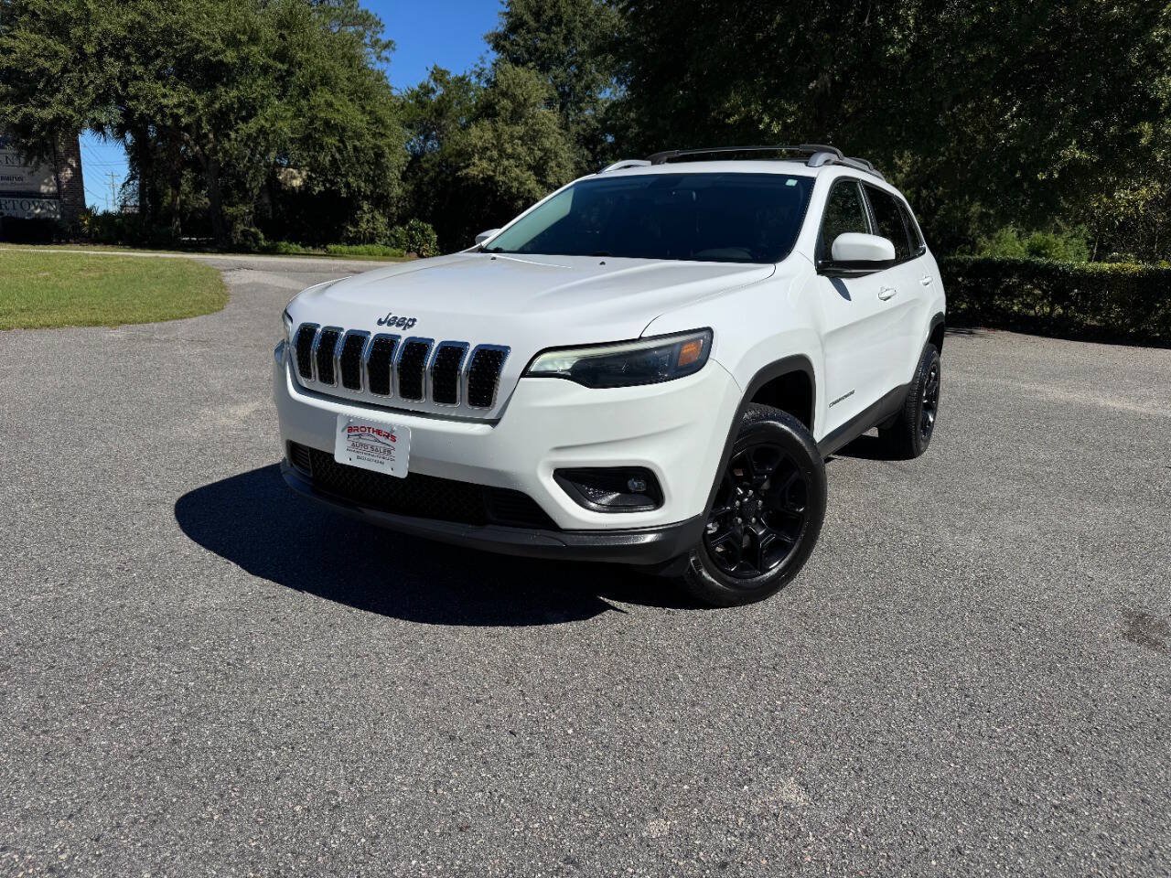 Used 2019 Jeep Cherokee Latitude Plus w/ Cold Weather Group AWD/4WD image 30