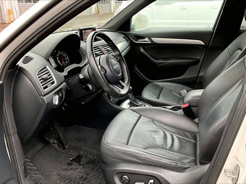 Used 2018 Audi Q3 2.0T Premium w/ Convenience Package image 17