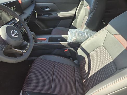 New 2026 Nissan Kicks SR AWD/4WD image 11