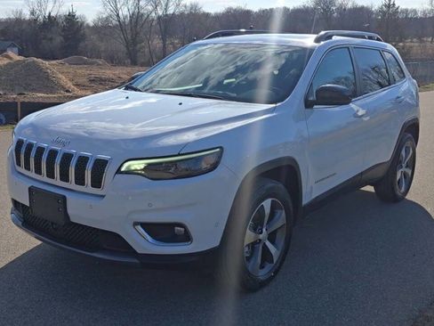 Used 2022 Jeep Cherokee Limited image 4