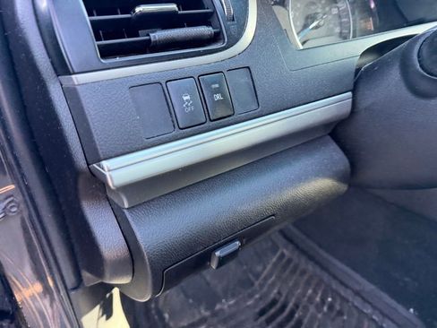 Used 2014 Toyota Camry SE image 12