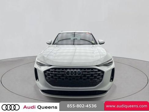 Used 2025 Audi Q5 Premium Plus w/ Premium Plus AWD/4WD image 2