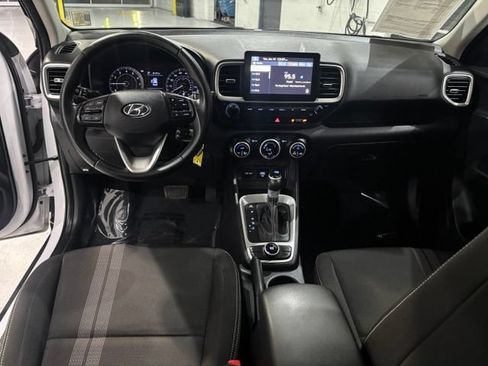 Used 2021 Hyundai Venue SEL FWD image 27