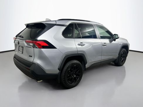 Used 2025 Toyota RAV4 XLE w/ Convenience Package FWD image 4