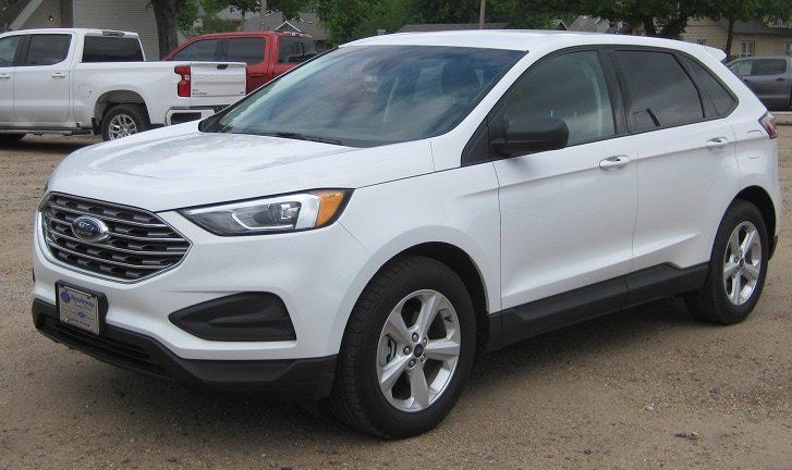 Used 2020 Ford Edge SE FWD image 1