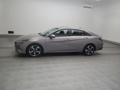Used 2021 Hyundai Elantra SEL w/ Convenience + Premium Package FWD image 2