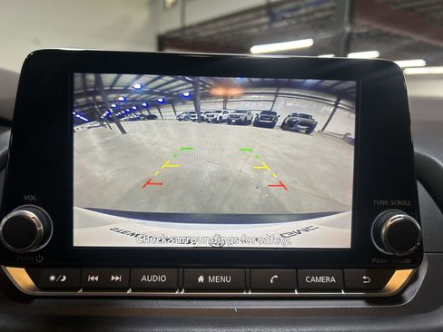 Used 2023 Nissan Rogue S AWD/4WD image 16