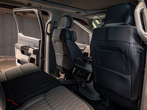 Used 2026 Ford F250 Platinum w/ Platinum Plus Package image 27