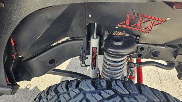 Used 2013 Jeep Wrangler Unlimited Sahara AWD/4WD image 9