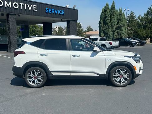 Used 2021 Kia Seltos SX w/ SX Sunroof Package AWD/4WD image 2