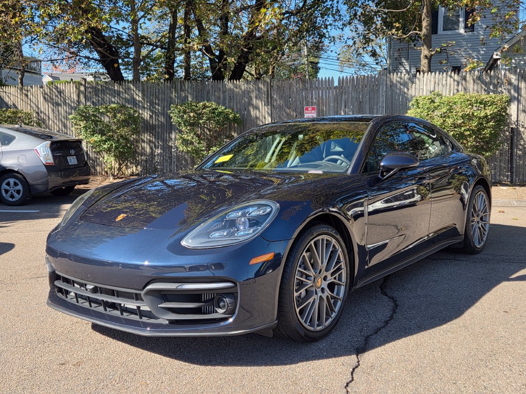 Used 2022 Porsche Panamera 4 Platinum Edition w/ Assistance Package AWD/4WD image 2