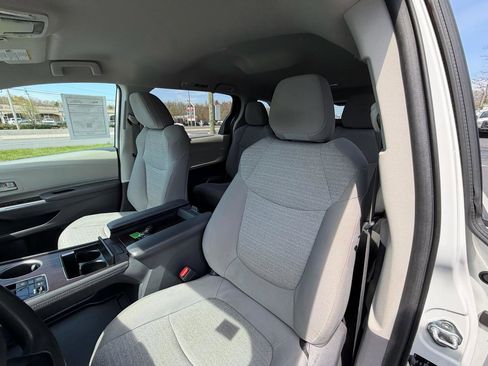 Used 2021 Toyota Sienna LE FWD image 14