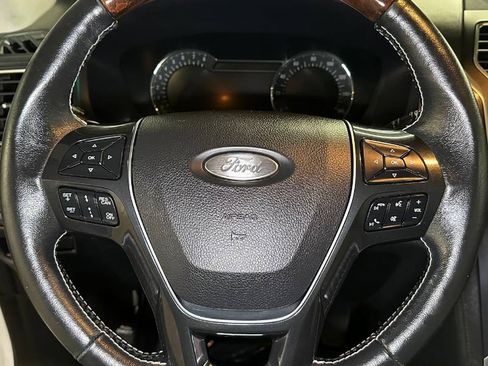 Used 2016 Ford Explorer Platinum AWD/4WD image 24