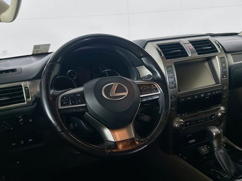 Used 2020 Lexus GX 460 Premium image 18