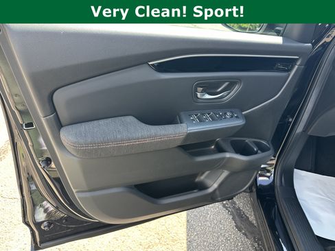 Used 2025 Honda Pilot Sport image 10