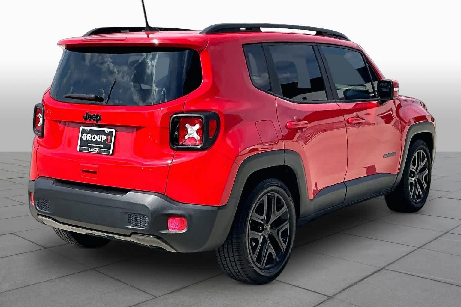 Used 2018 Jeep Renegade Altitude FWD image 12