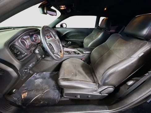 Used 2023 Dodge Challenger R/T w/ Plus Package image 22