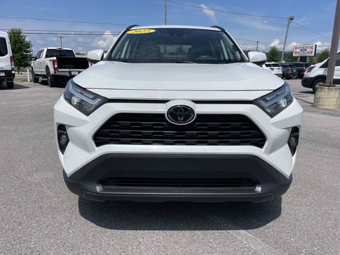Used 2023 Toyota RAV4 XLE Premium FWD image 10
