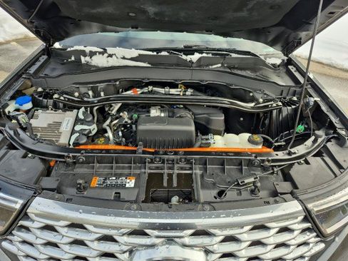 Used 2023 Ford Explorer Platinum image 8