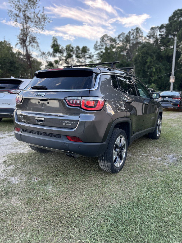 Used 2019 Jeep Compass Limited w/ Safety & Security Group AWD/4WD image 3