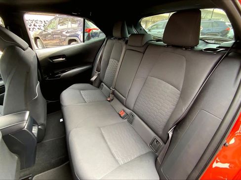 Used 2025 Toyota Corolla SE image 19