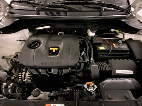 Certified 2025 Kia Soul LX w/ LX Technology Package FWD image 10