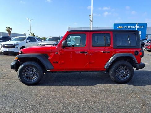 Used 2025 Jeep Wrangler Unlimited Sport AWD/4WD image 4