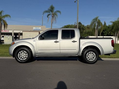 Used 2017 Nissan Frontier SV RWD image 4