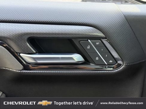 Used 2022 Chevrolet Silverado 1500 ZR2 w/ Technology Package AWD/4WD image 29