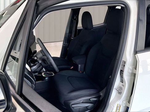 Used 2019 Jeep Renegade Latitude image 20