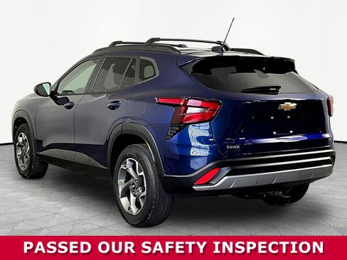 Used 2024 Chevrolet Trax LT w/ Driver Confidence Package FWD image 4