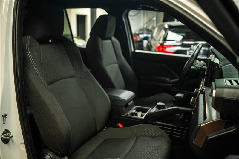 Used 2025 Toyota 4Runner SR5 AWD/4WD image 14