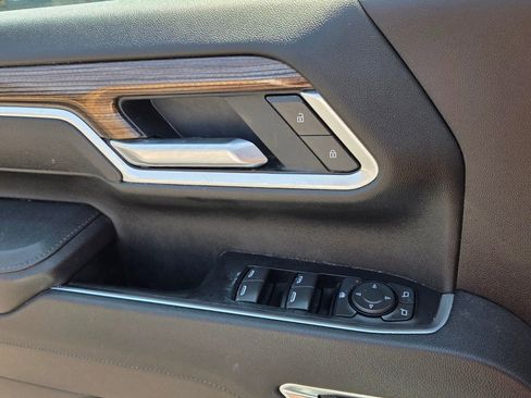 Used 2025 Chevrolet Silverado 2500 LT w/ Convenience Package AWD/4WD image 32