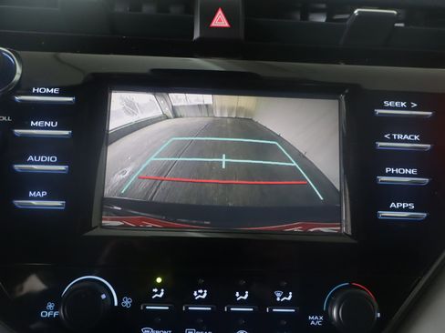 Used 2019 Toyota Camry LE image 8