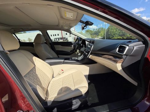 Used 2017 Nissan Maxima Platinum image 18