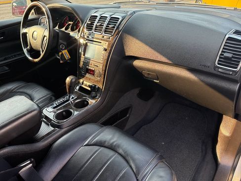 Used 2012 GMC Acadia Denali image 20