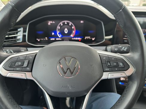 Used 2025 Volkswagen Jetta SE FWD image 13
