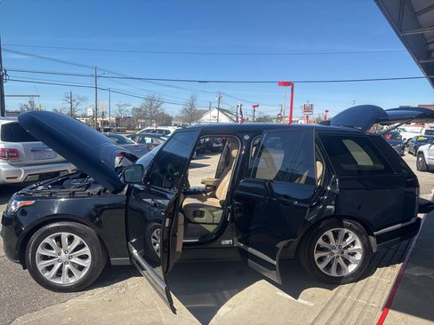 Used 2017 Land Rover Range Rover HSE image 45