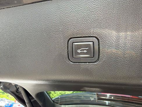 Used 2020 Chevrolet Traverse Premier w/ LPO, Floor Liner Package AWD/4WD image 17