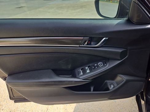 Used 2019 Honda Accord Sport image 13