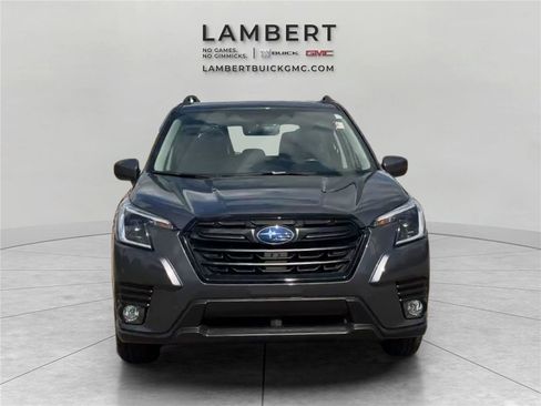 Used 2023 Subaru Forester Premium image 8