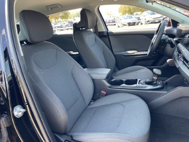 Used 2025 Kia K4 FWD image 25