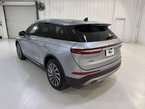 Used 2023 Lincoln Corsair Reserve w/ Equipment Group 201A FWD image 3