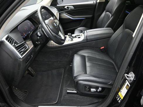 Used 2022 BMW X7 xDrive40i w/ Premium Package AWD/4WD image 16
