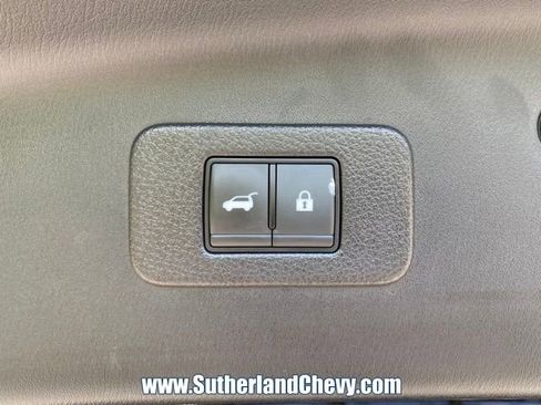 Used 2023 Nissan Armada SL w/ Captain's Chairs Package image 40