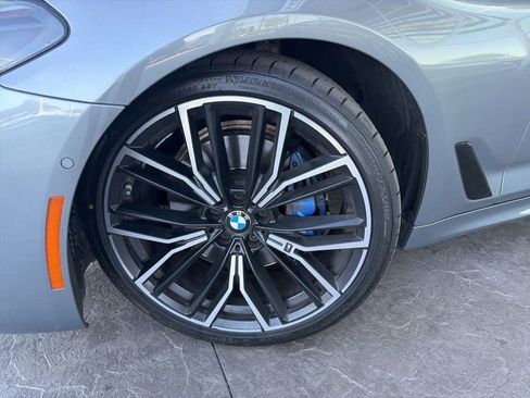 Used 2023 BMW 530i w/ M Sport Package RWD image 5