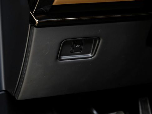 Used 2023 Land Rover Range Rover Sport SE Dynamic image 33