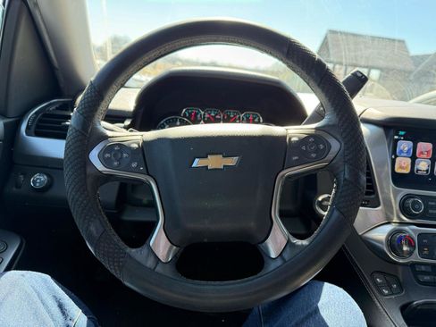 Used 2018 Chevrolet Suburban Premier image 10