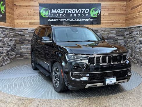 Used 2023 Jeep Wagoneer Series III w/ Preferred Equipment Group AWD/4WD image 2